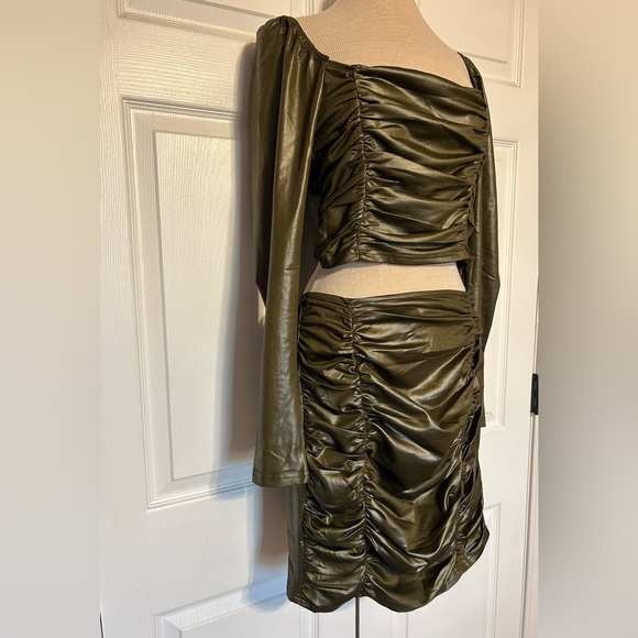 Fiestar 2-piece Army Green Ruched‎ Bodycon Crop Top Skirt Party Outfit Medium - Picture 3 of 13